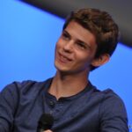 Robbie Kay – Fairy Tales 2 Convention