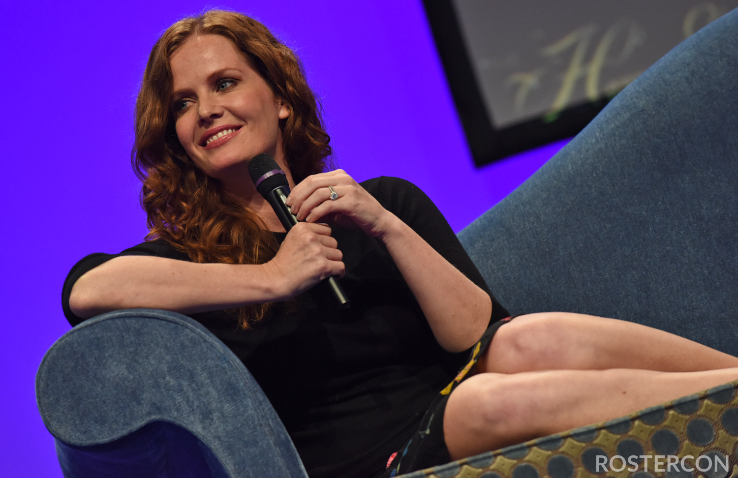 Rebecca Mader : "During conventions in Brazil, I feel like Justin Bieber"
