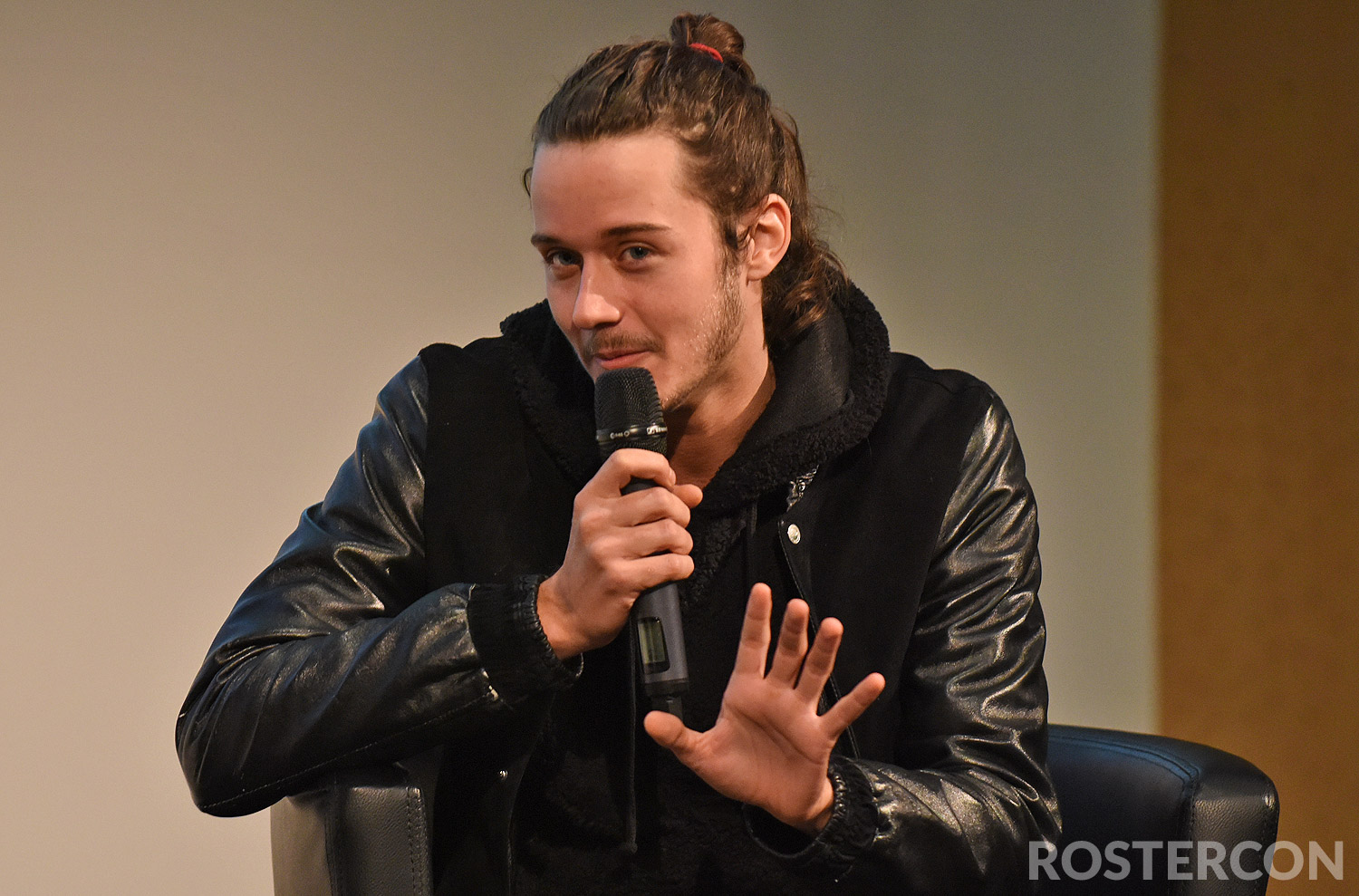 Panel César Domboy - The Land Con - Outlander