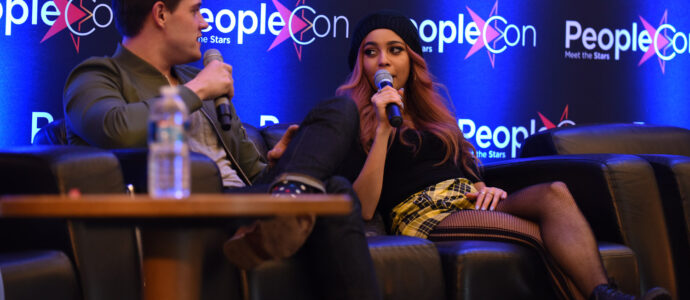 Casey Cott & Vanessa Morgan - Rivercon - Convention Riverdale