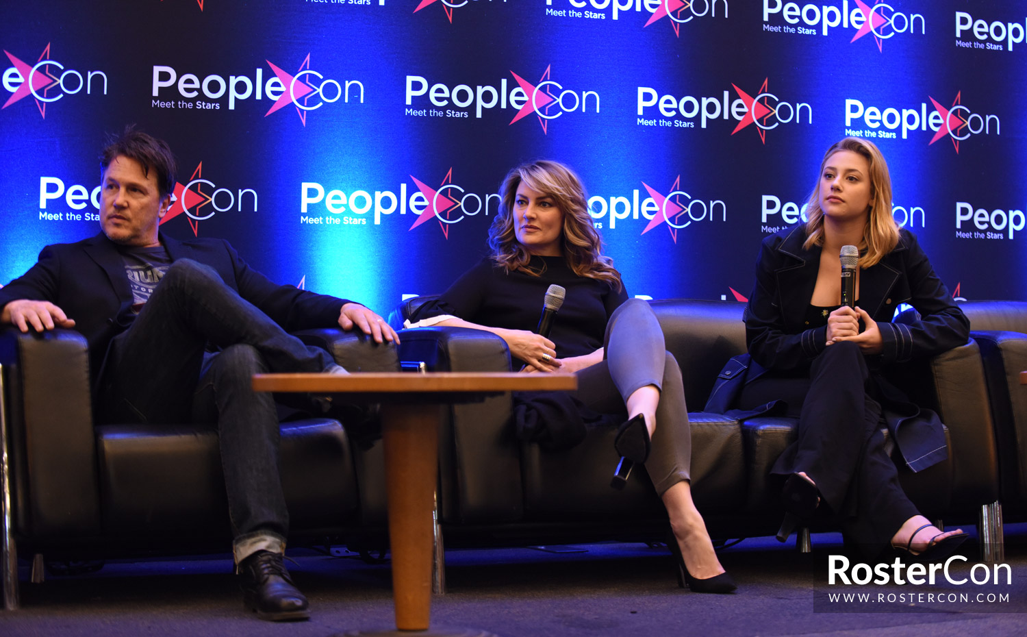 Riverdale : les Cooper r&eacute;pondent aux fans durant la RiverCon