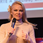 Pamela Anderson &ndash; Paris Manga & Sci-Fi Show 25