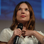 Panel Celina Sinden & Jonathan Keltz &ndash; Long May She Reign