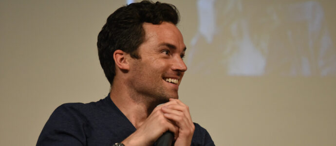 Pretty Little Liars : Ian Harding participera à la convention Back to The Dollhouse