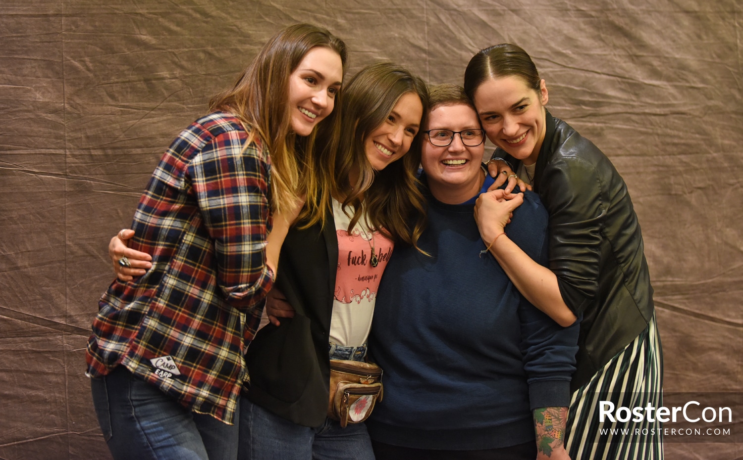 Melanie Scrofano, Dominique Provost-Chalkley & Kat Barrell - Wynonna Earp - For The Love of Fandoms