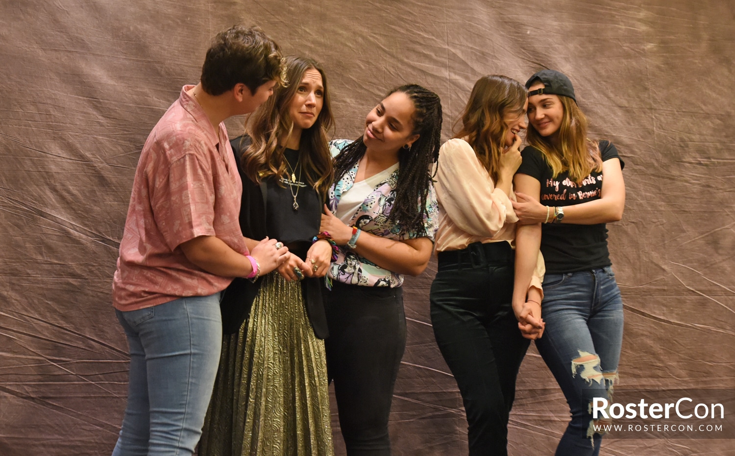 Melanie Scrofano, Dominique Provost-Chalkley & Kat Barrell - Wynonna Earp - For The Love of Fandoms