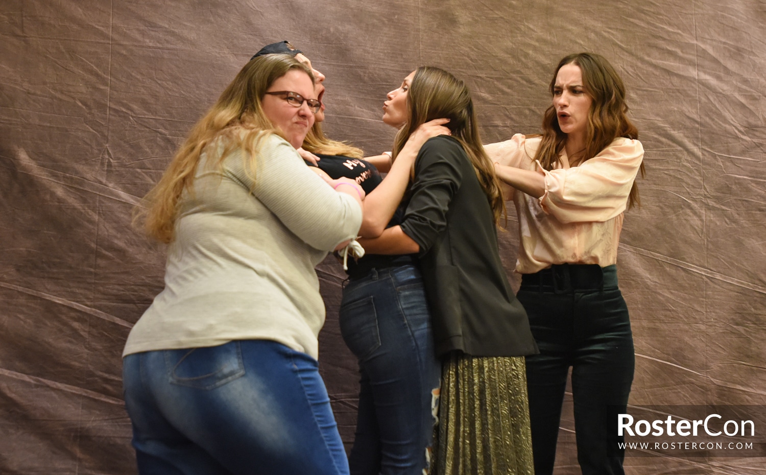 Melanie Scrofano, Dominique Provost-Chalkley & Kat Barrell - Wynonna Earp - For The Love of Fandoms