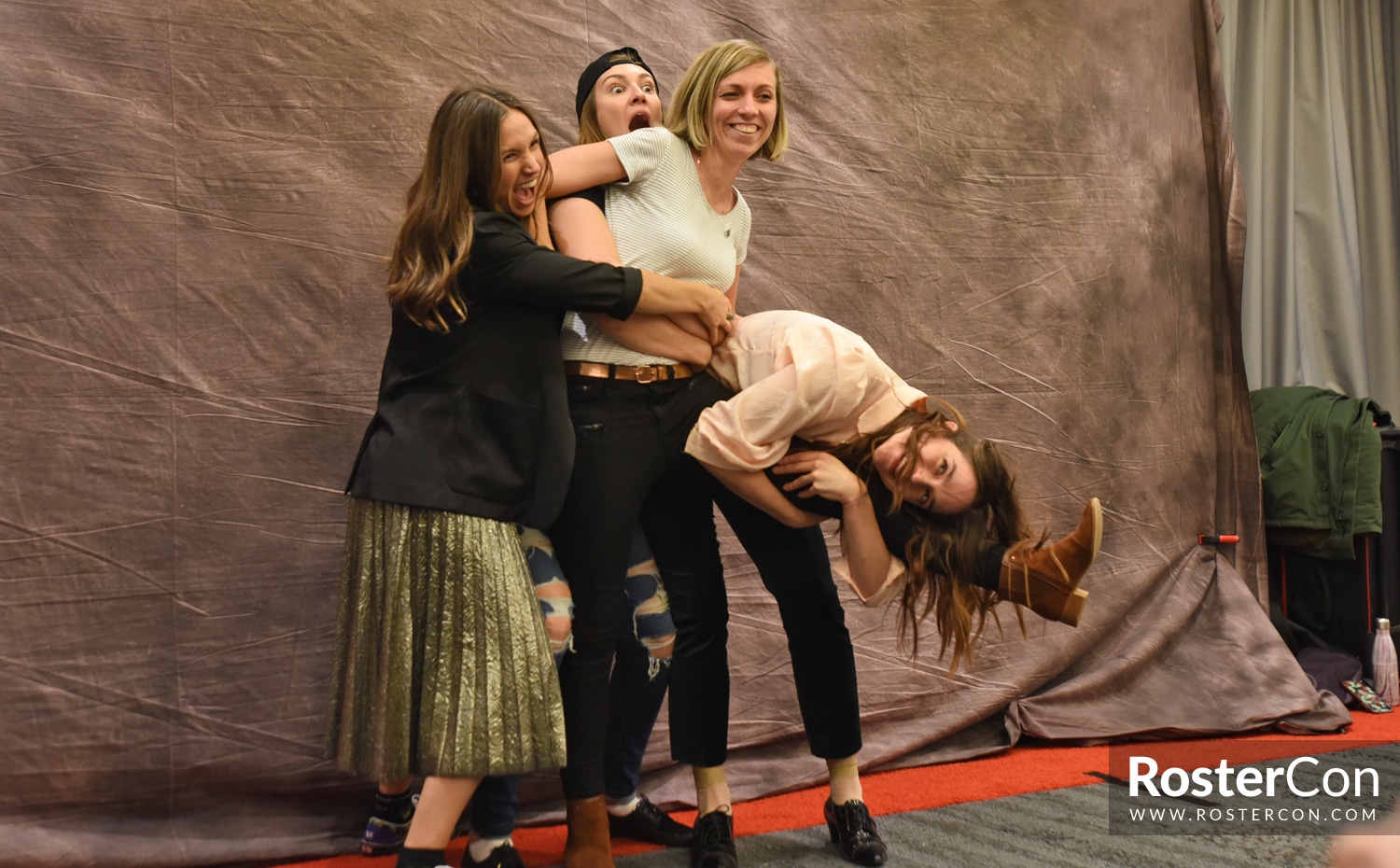 Melanie Scrofano, Dominique Provost-Chalkley & Kat Barrell - Wynonna Earp - For The Love of Fandoms