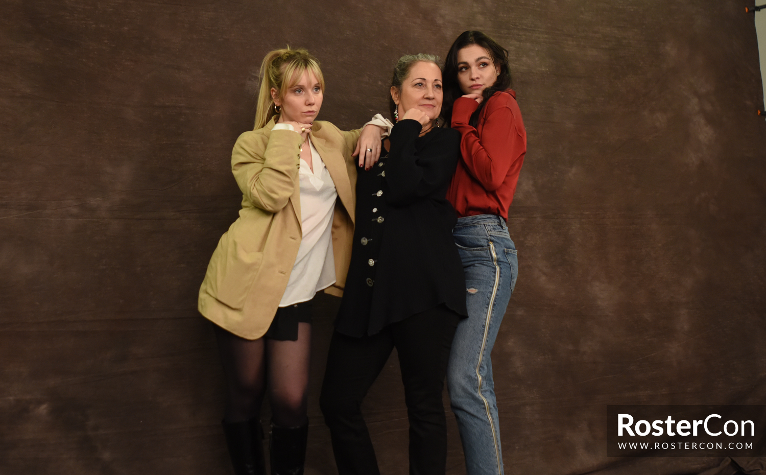 Lauren Lyle & Sophie Skelton - The Land Con 3 - Outlander