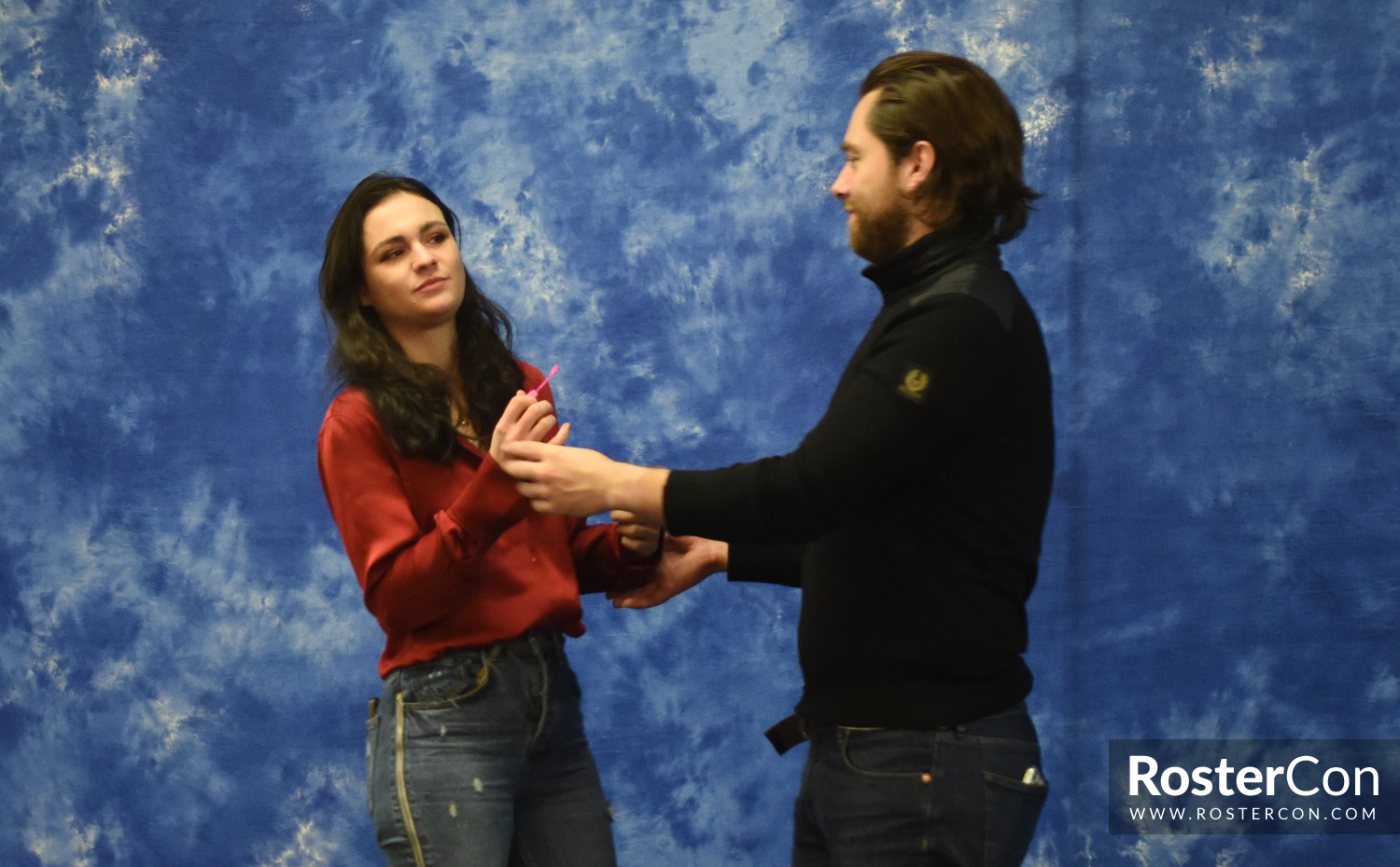 Richard Rankin & Sophie Skelton - The Land Con 3 - Outlander