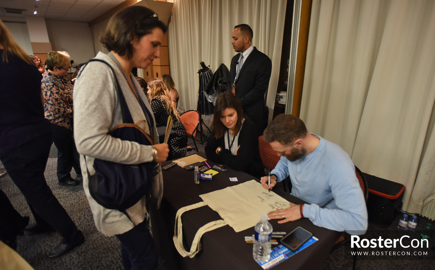 Steven Cree - The Land Con 3 - Outlander