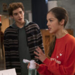 Photo High School Musical: The Musical: The Series &ndash; Episode 102: The Read-Through - Joshua Bassett (Ricky) & Olivia Rodrigo (Nini)