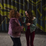 Photo High School Musical: The Musical: The Series – Episode 105: Homecoming - Dara Renee (Kourtney) & Olivia Rodrigo (Nini)
