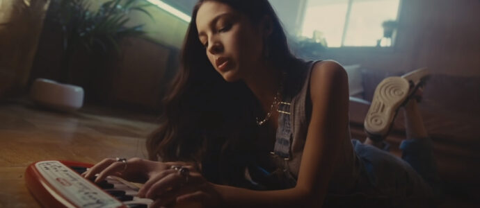 Olivia Rodrigo bat tous les records avec son single "drivers license"