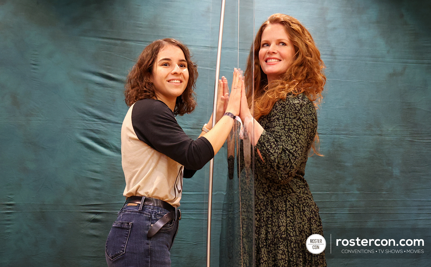 Photoshoot Rebecca Mader - Once Upon A Time - The Happy Ending Convention 4