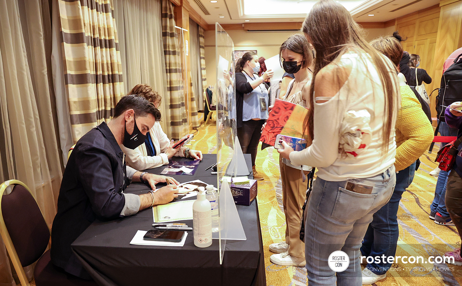 Colin O'Donoghue - Once Upon A Time - The Happy Ending Convention 4