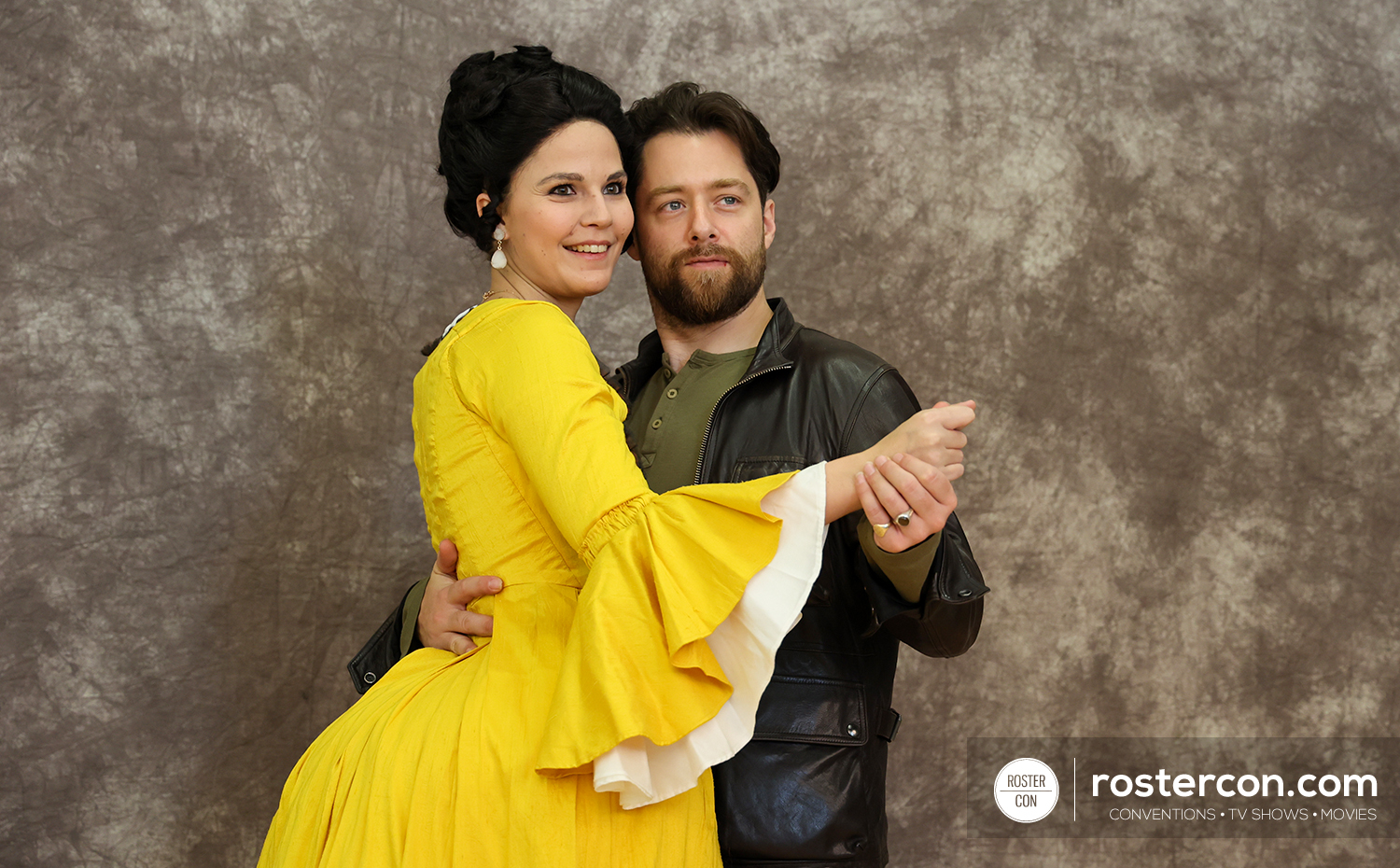 Photoshoot - Richard Rankin - The Land Con 4 - Outlander