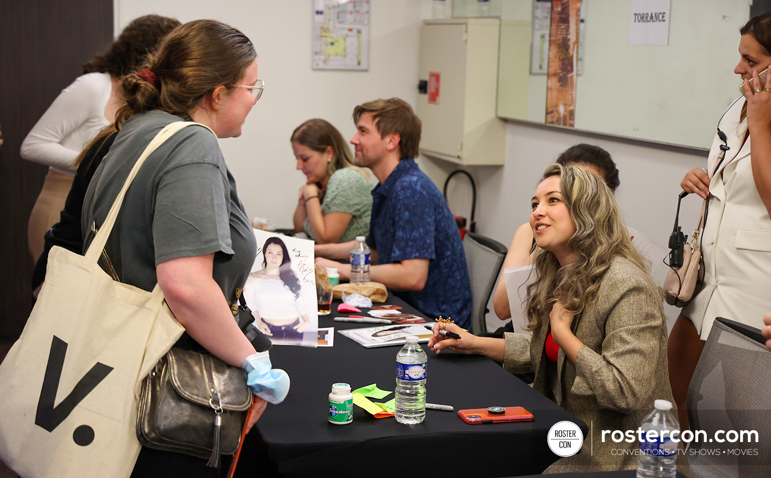 Autographes - Ann Pirvu & Torrance Coombs - Long May She Reign 2 - Reign