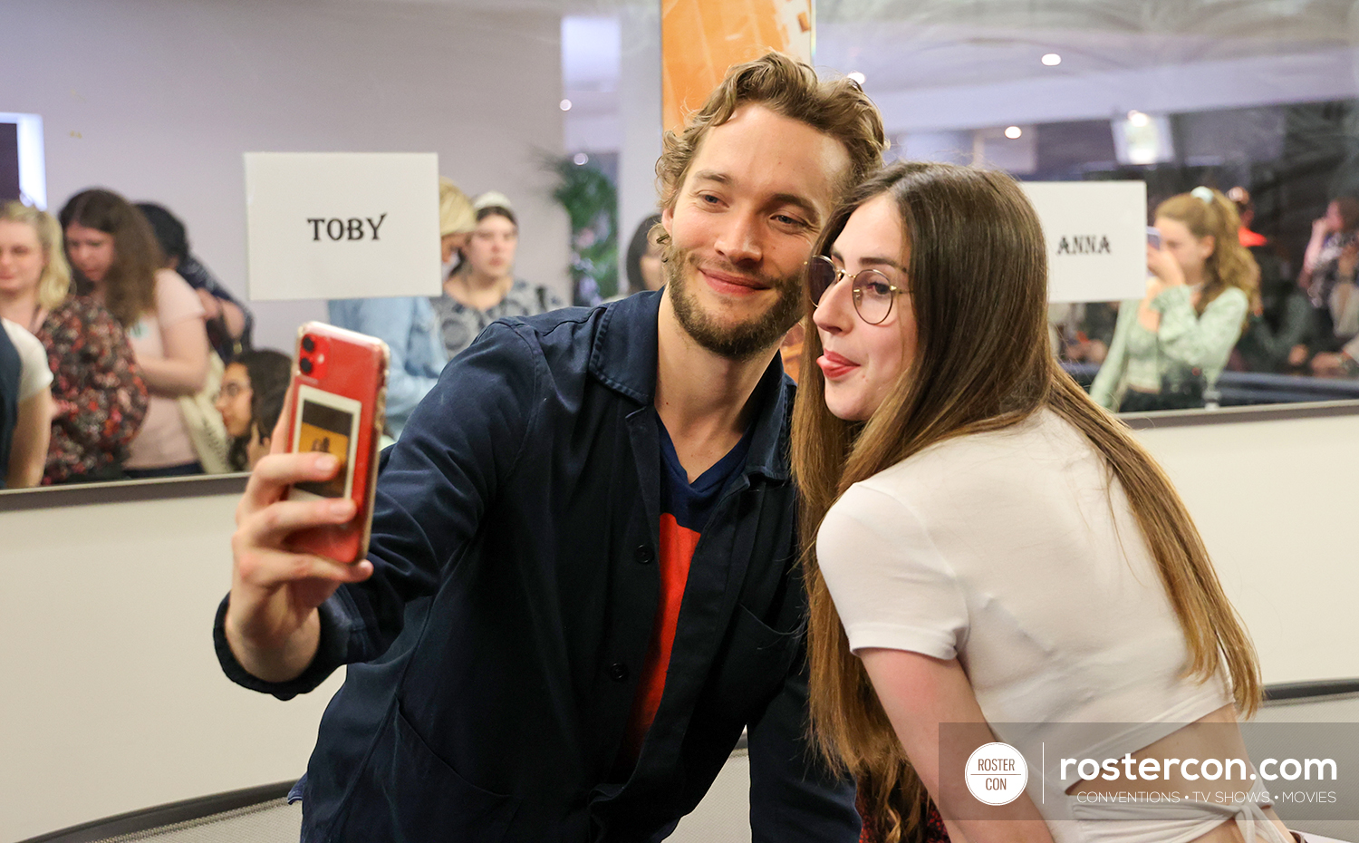 Autographs - Toby Regbo - Long May She Reign 2 - Reign