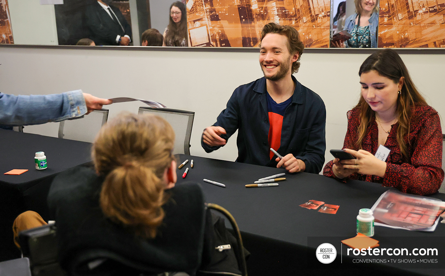 Autographes - Toby Regbo - Long May She Reign 2 - Reign