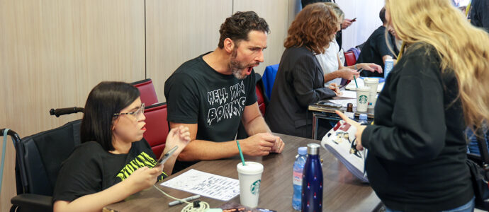 Tom Ellis – Autographes – Straight Outta Hell – Lucifer