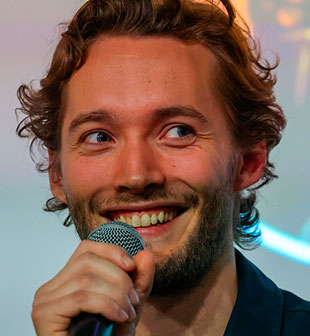 TV / Movie convention with Toby Regbo
