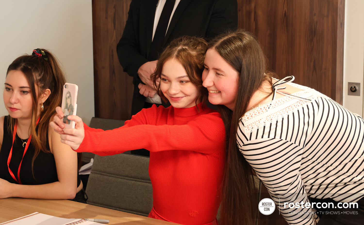 Autographes - Emma Myers - Wednesday - Dream It Fest Paris