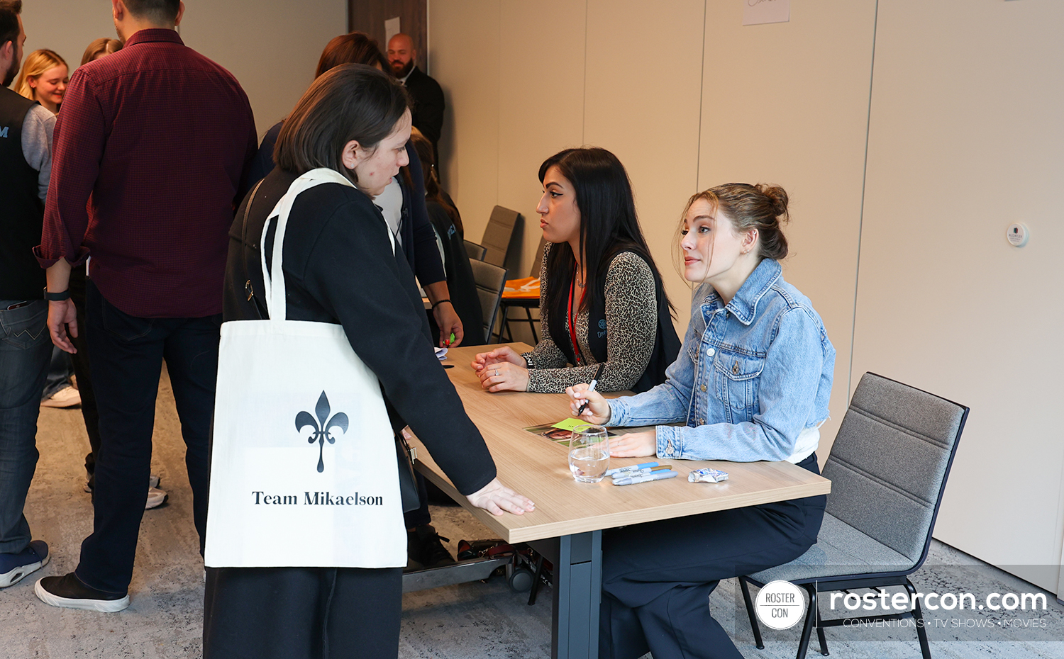 Autographes - Danielle Rose Russell - The Originals, Legacies - Dream It Fest Paris