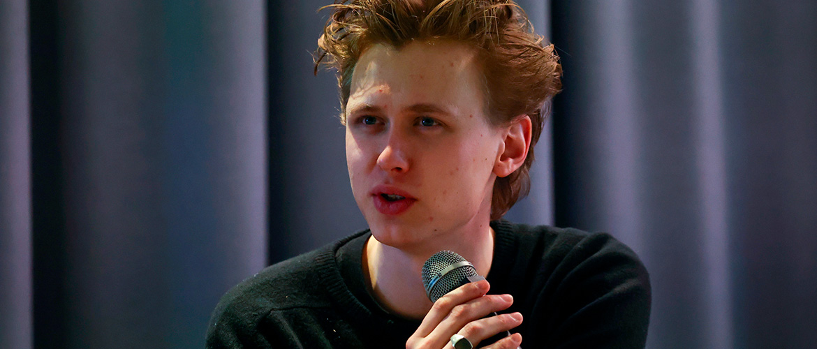 SKAM: Henrik Holm, first guest of a fanmeet about the Norwegian series