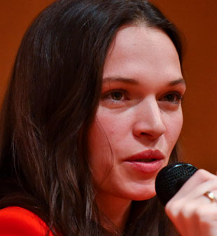 Anna Brewster