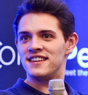 Convention séries / cinéma avec Casey Cott