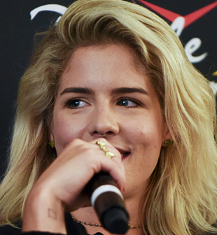 TV / Movie convention with Emily Bett Rickards