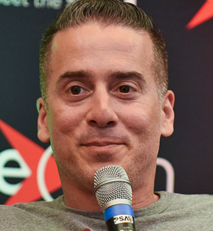 TV / Movie convention with Kirk Acevedo