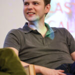 Robbie Kay – From Storybrooke to Paris – Once Upon a Time, Sleepy Hollow