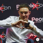 Ed Westwick &ndash; XOXO Fan Meet &ndash; Gossip Girl, Wicked City