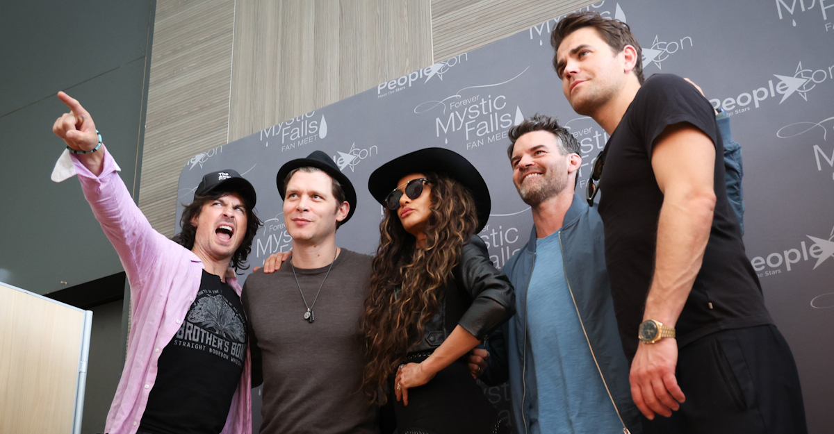 The Vampire Diaries : Ian Somerhalder, Paul Wesley et trois autres stars de la s&eacute;rie r&eacute;unis &agrave; Paris
