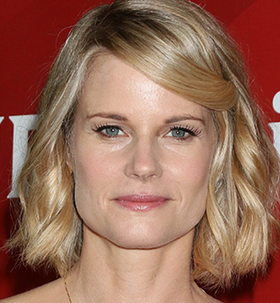 Joelle Carter