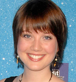 Nicki Clyne