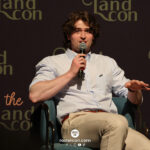 Charles Vandervaart – The Land Con 7 – Outlander, Holly Hobbie