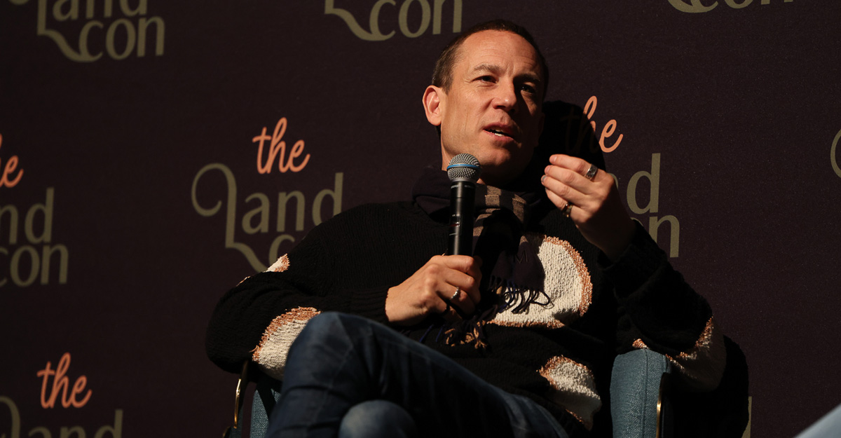 [Vid&eacute;o] Outlander : Tobias Menzies (Black Jack) revient sur les sc&egrave;nes atroces avec Sam Heughan (Jamie)