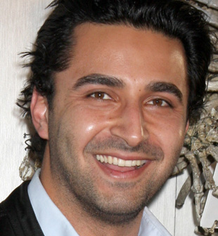 Pej Vahdat