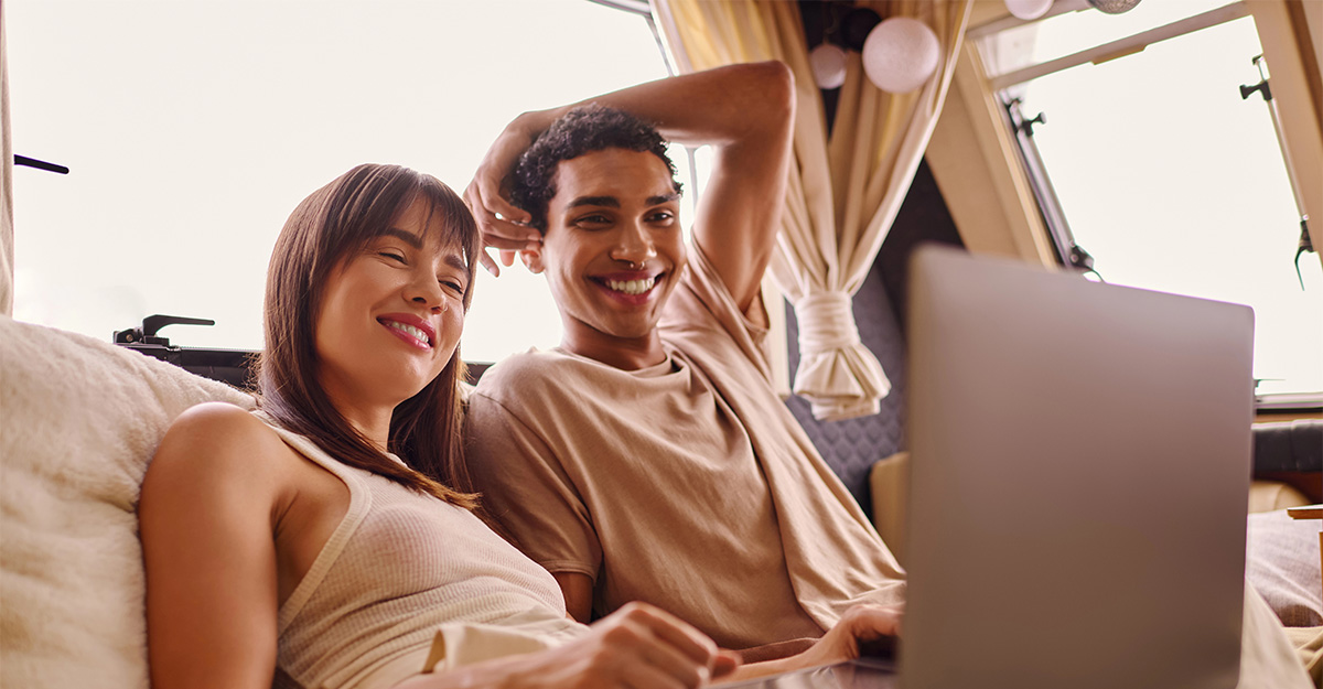 Streaming Your Favorite Anime and Movie Con Panels While Traveling