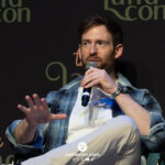 Craig McGinlay &ndash; The Land Con 8 &ndash; Outlander, Blue Lights