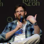 Craig McGinlay &ndash; The Land Con 8 &ndash; Outlander, Blue Lights