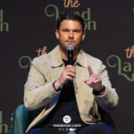 Jeremy Irvine &ndash; The Land Con 8 &ndash; Outlander: Blood of My Blood