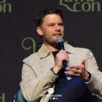 Jeremy Irvine &ndash; The Land Con 8 &ndash; Outlander: Blood of My Blood, Treadstone