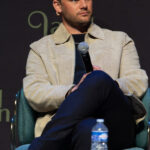 Jeremy Irvine &ndash; The Land Con 8 &ndash; Outlander: Blood of My Blood, Treadstone