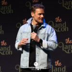 Sam Heughan &ndash; The Land Con 8 &ndash; Outlander, The Couple Next Door
