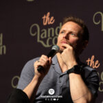Sam Heughan – The Land Con 8 – Outlander, The Couple Next Door