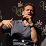 Sam Heughan – The Land Con 8 – Outlander, The Couple Next Door